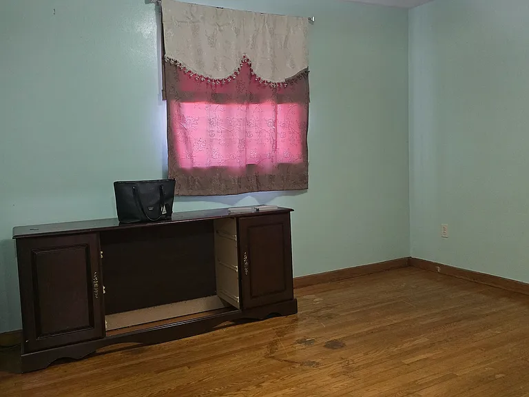 77 Marion Rd — Photo 15
