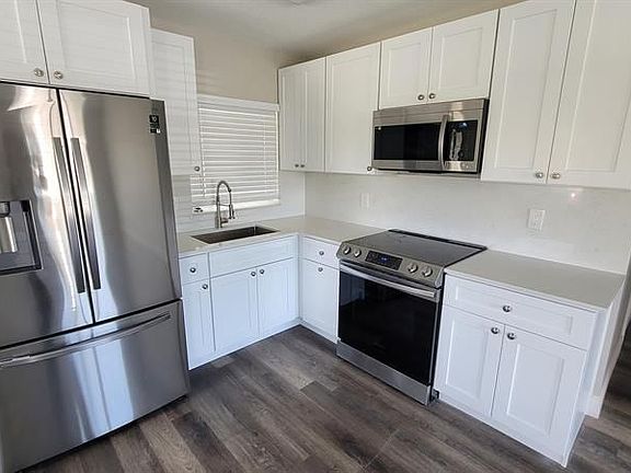 3rd image of 559 NW 9th Ave