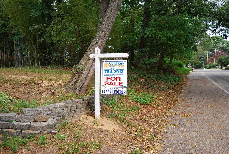 2nd image of 229 Lower Rocky Point Rd