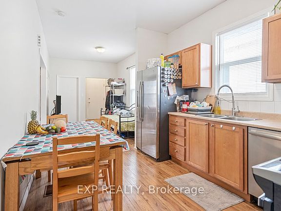 4th image of 330 Salisbury St
