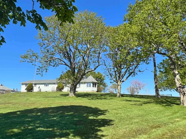 355 Pleasant St, Yarmouth, NS B5A 2K9