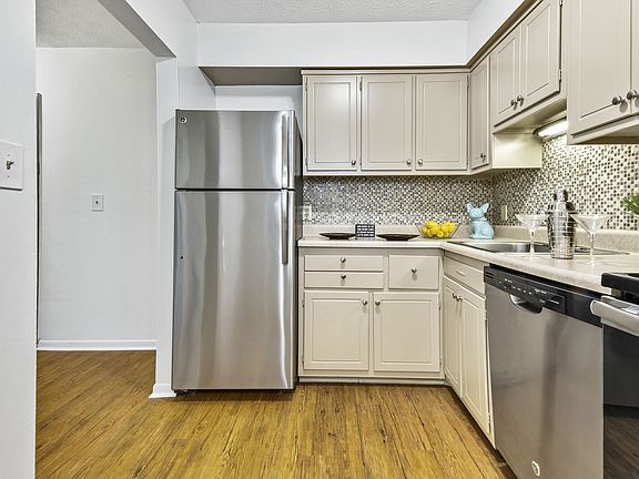 4th image of 4438 Mobile Dr APT 206