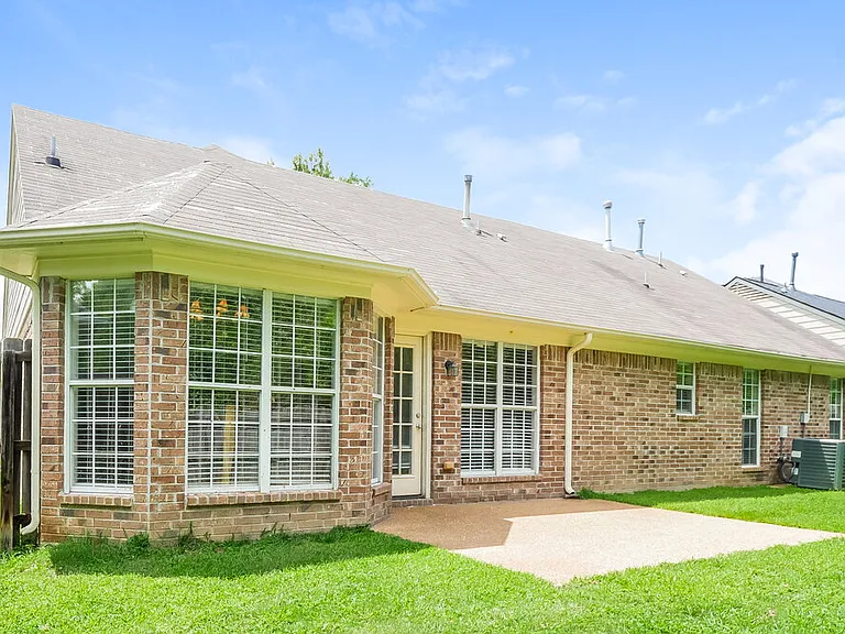 10316 Cottage Oaks Dr — Photo 17