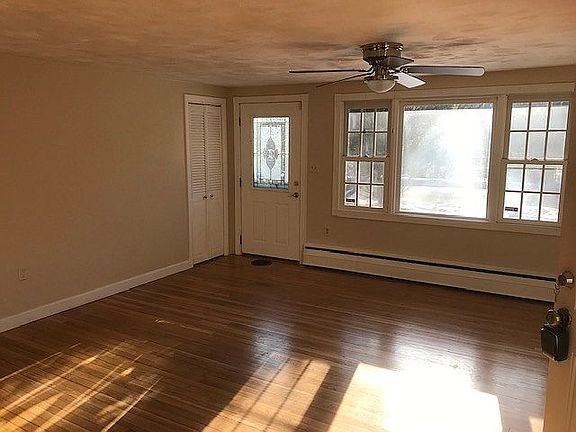 House Living Room & Entry