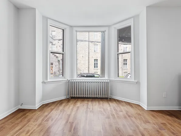 90 Empress Ave #1, Ottawa, ON K1R 7G2
