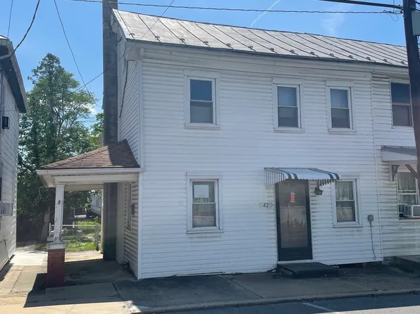 42 N High St, Newville, PA 17241