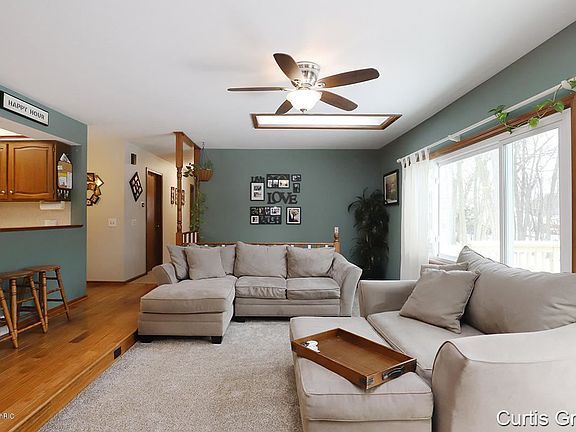 5th image of 1001 Elmdale St NE