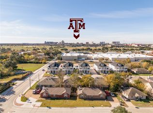 828 Nimitz St, College Station, TX 77840