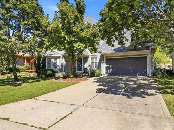 6355 Walker St, Shawnee, KS 66218
