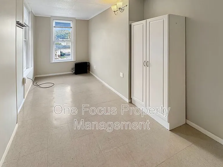 106 W Church St — Photo 4