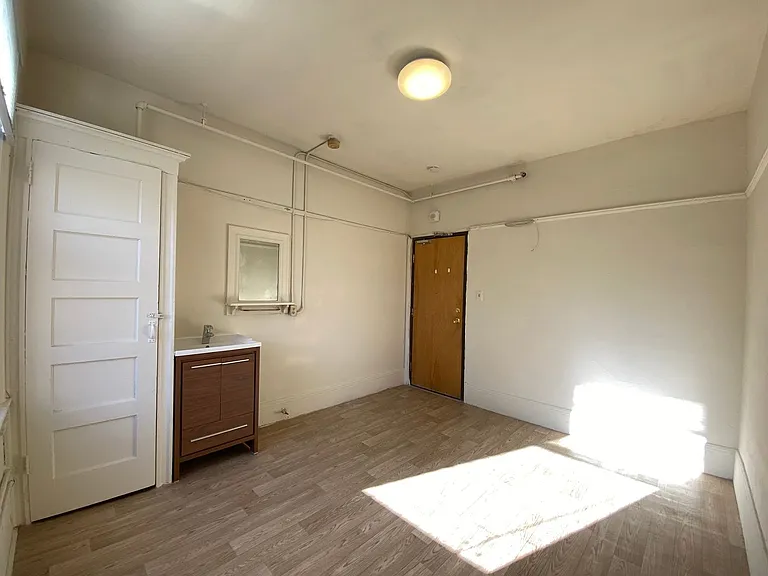917 Kearny St #211 — Photo 2