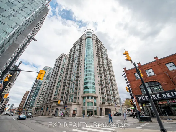 200 Rideau St #2008, Ottawa, ON K1N 5Y1