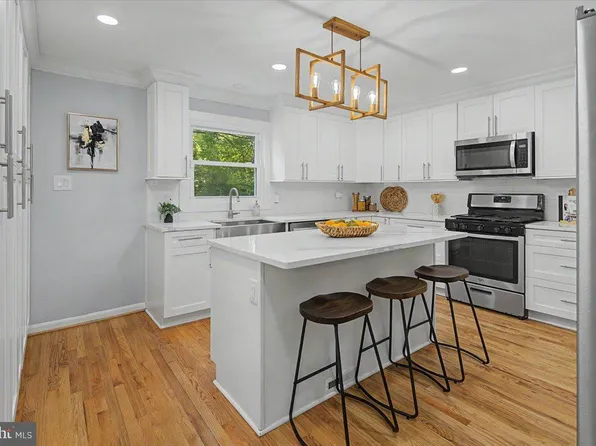 4612 Steadman Pl, Alexandria, VA 22309