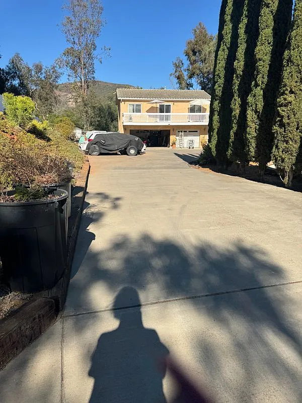 1 bed, 1.0 bath, 800 sqft, $2,000 — Photo 1