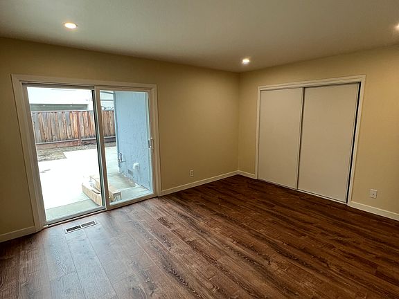 4th image of 586 Alberta Ave