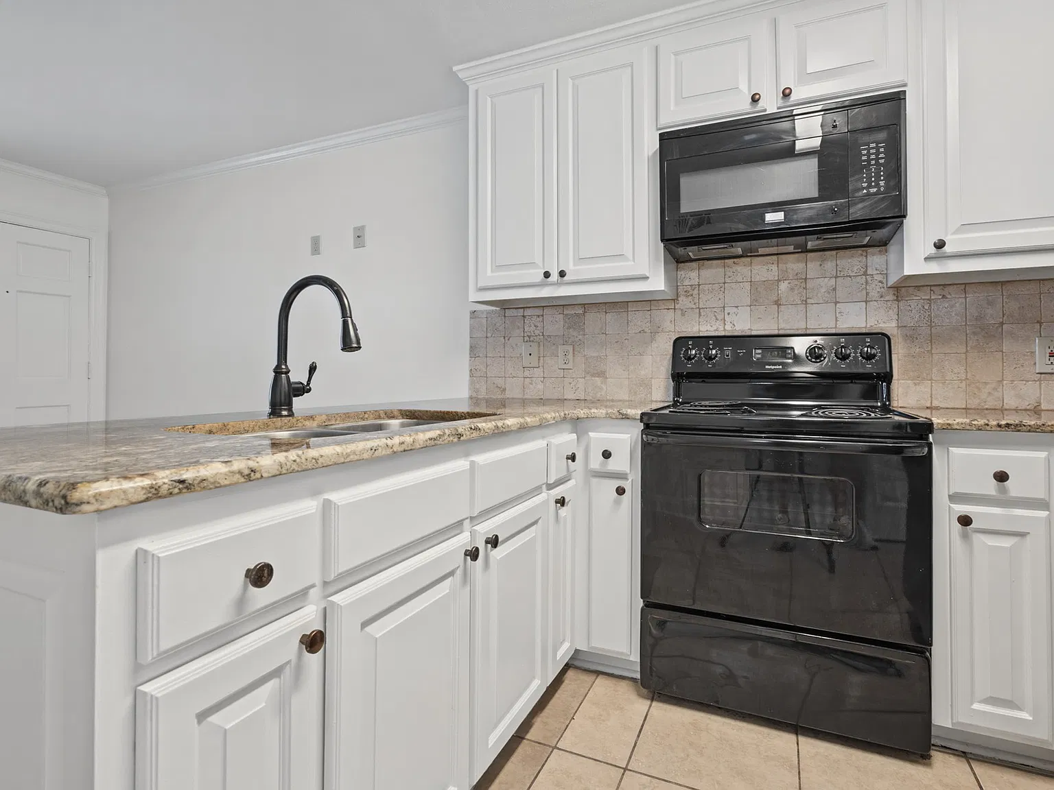 1 bed, 500 sqft, $1,095 — Photo 4
