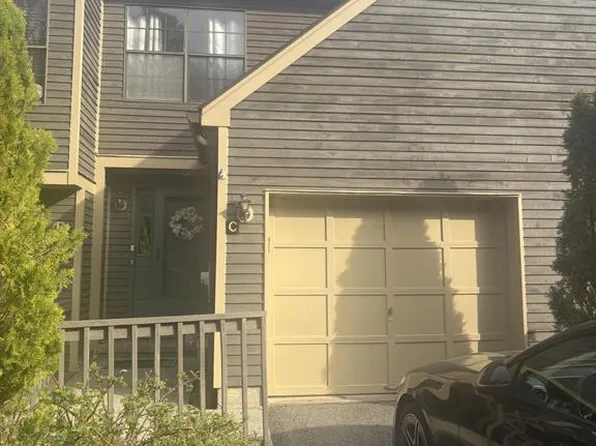 51 Beacon Hill Rd APT C, West Milford, NJ 07480