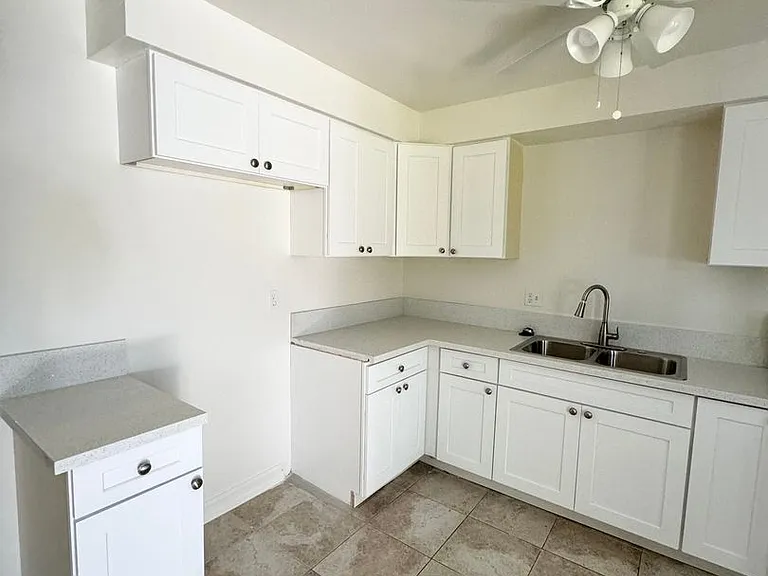 23015 Madison St — Photo 3