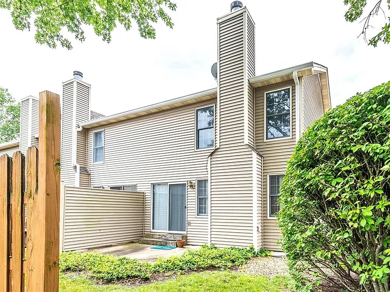 1745 Blue Oak Dr — Photo 15