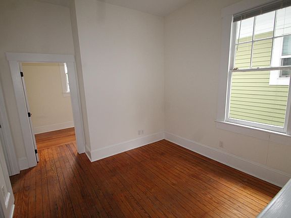 5th image of 319 W 36th St #3