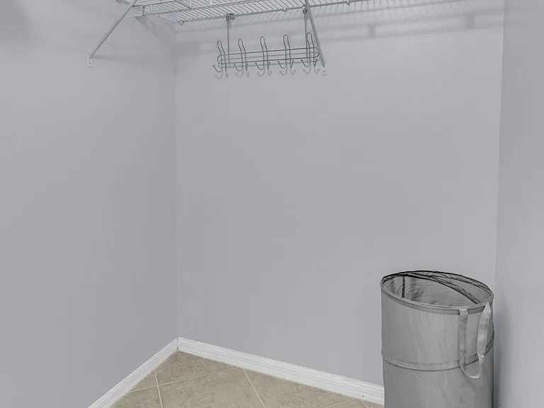 214 Villa Cir #214 — Photo 19