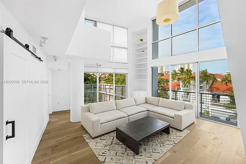 221 Jefferson Ave #10 Photo 1