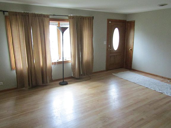 3rd image of 355 Ash Ave