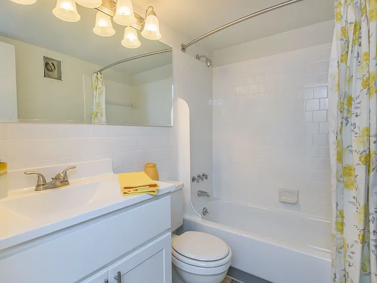 TANGLEWOOD APARTMENTS — Photo 15