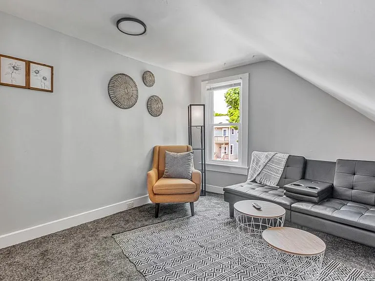 1029 Logan Ave #UPPER — Photo 5