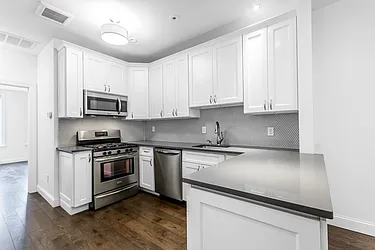 Rented by TASHIRO REAL ESTATE INC