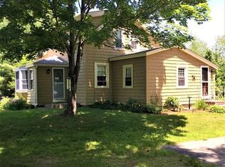 7 Vernon St, Ayer, MA 01432