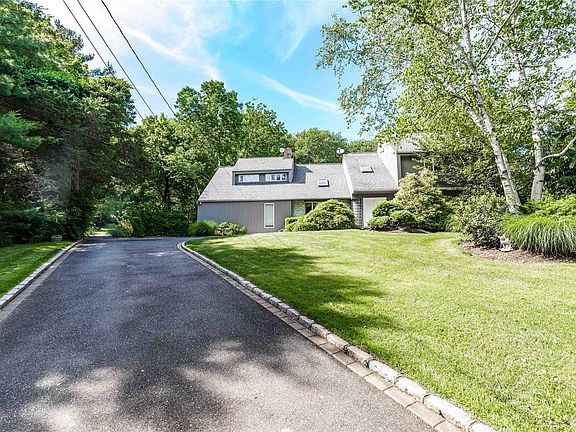 2nd image of 2 Magnolia Ln