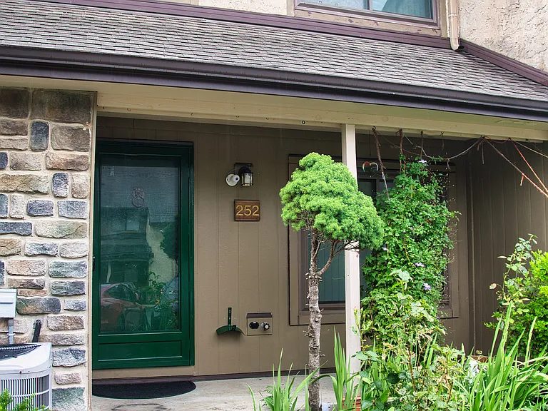252 Hampshire Dr #252 — Photo 24
