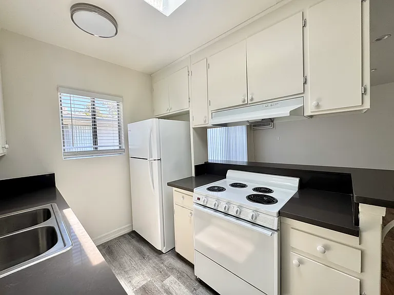 2030 Holly Dr #7A — Photo 10