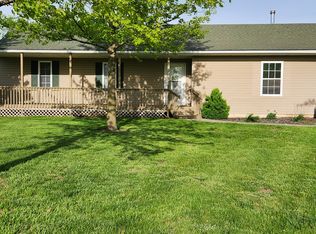 13300 N Robinson Rd, Hallsville, MO 65255