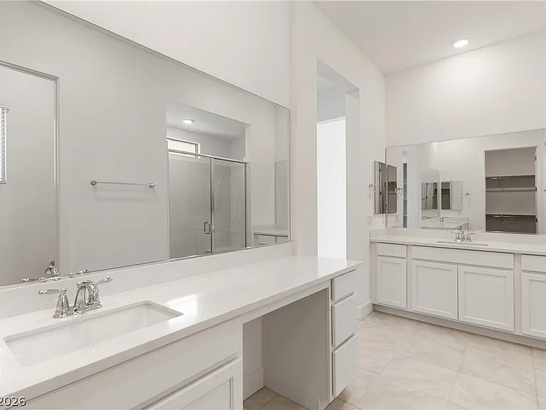 90 Crimson Stone Ct — Photo 32