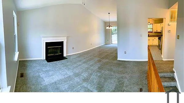 6 bed, 2462 sqft, $5,019 — Photo 4