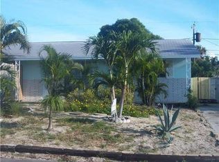 2365 NE Rustic Pl, Jensen Beach, FL 34957