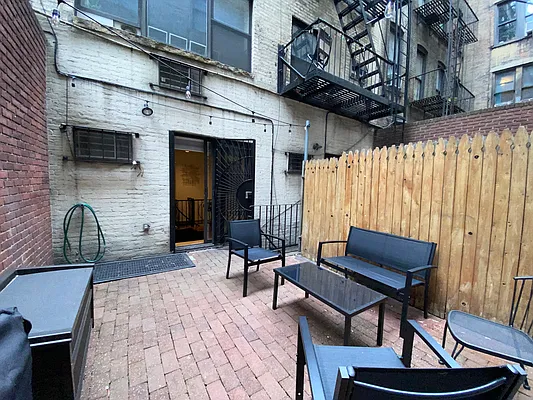 Rented by City Connections Realty | media 12