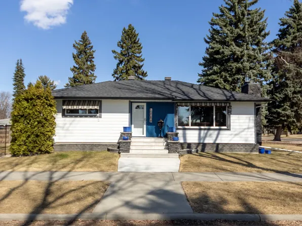 9503 77th St NW, Edmonton, AB T6C 2M8