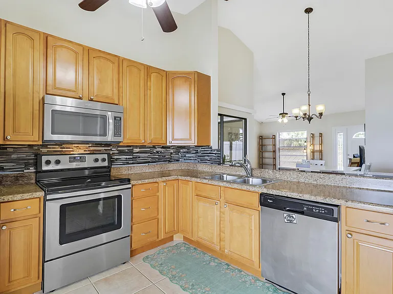 703 Stonewood Ct #16C — Photo 14
