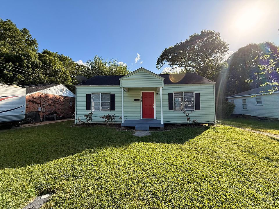 1st image of 207 N 23rd St