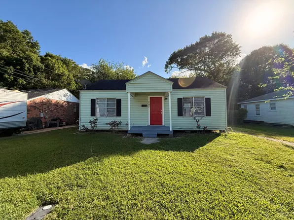 207 N 23rd St, Nederland, TX 77627