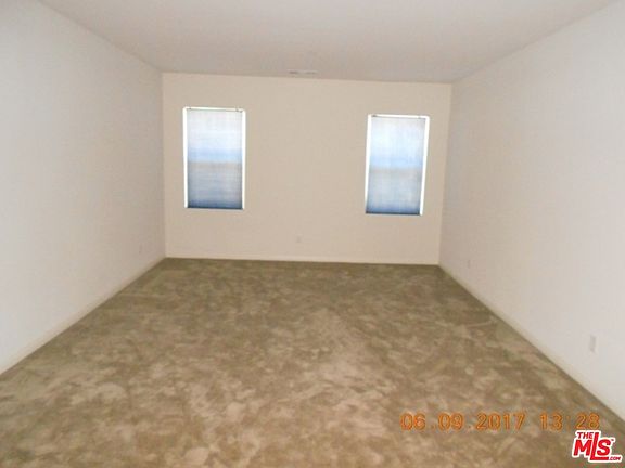 4th image of 37320 Paintbrush Dr