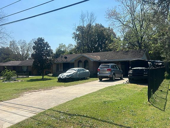2nd image of 804 Dunbar Rd