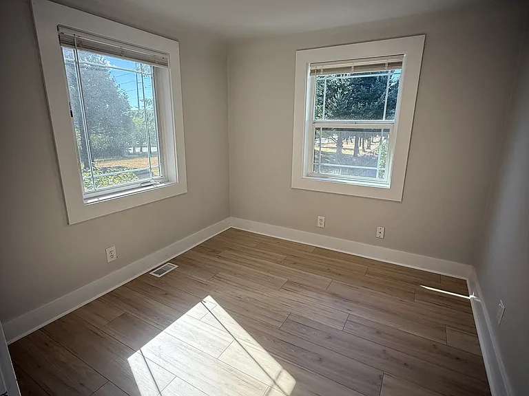 320 S Lafayette Ave #COTTAGE — Photo 5