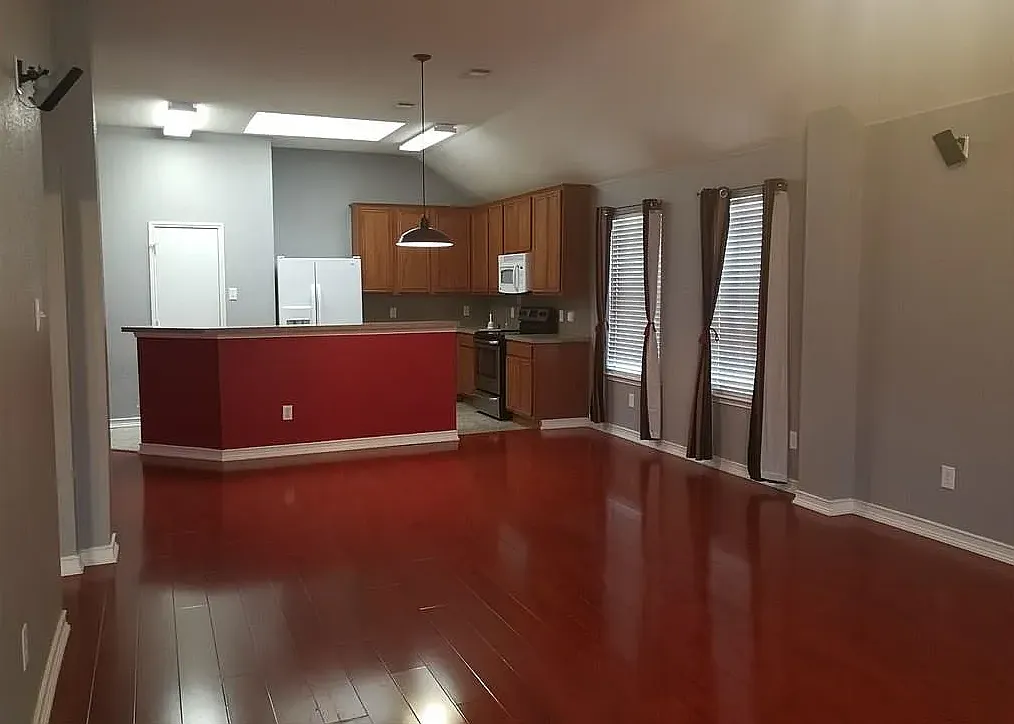 3 bed, 1737 sqft, $1,945 — Photo 4