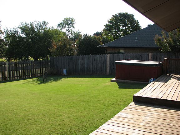 Backyard-Decks-Hot Tub