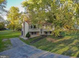 91 Merrimack Dr, Falling Waters, WV 25419