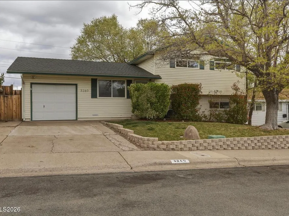3260 Heights Dr